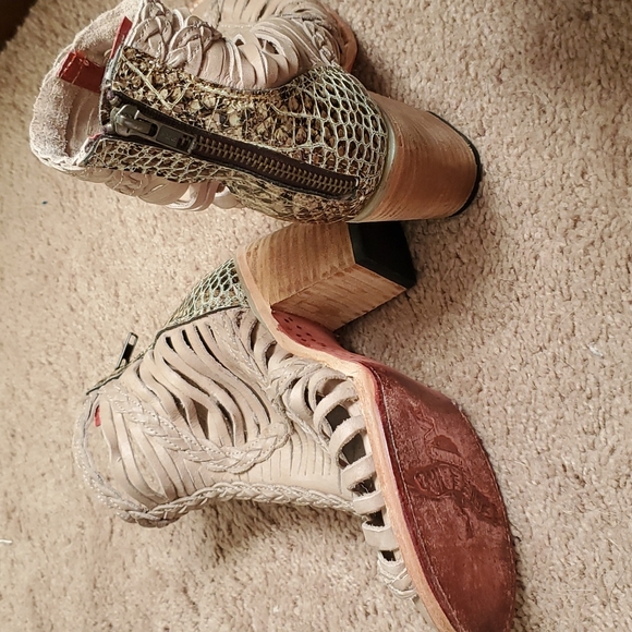 Freebird Bella gladiador heels with zip back snakeskin accent - Picture 2 of 2